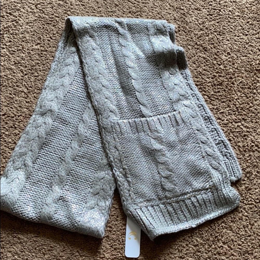 Grey Scarf with Pockets